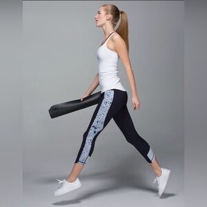 Lululemon Retreat 7/8 Pant leggings size 6